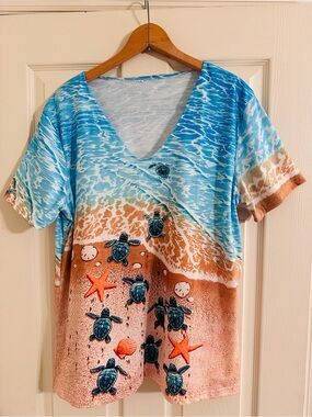 NOVELTY Women's V-Neck Ocean Sea Turtle Starfish Print Tee -   X-LARGE (NOT XXL)